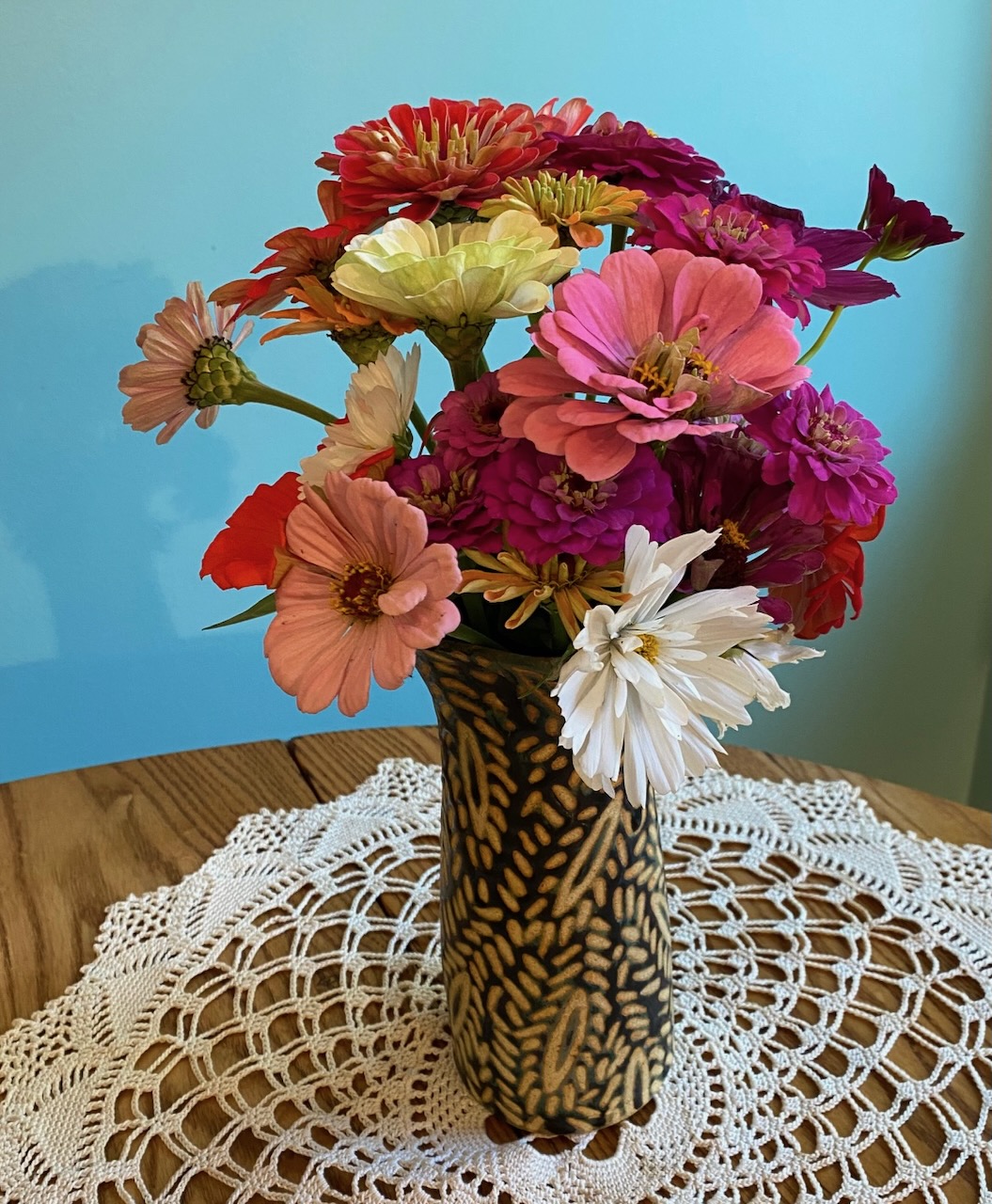b vase flowers